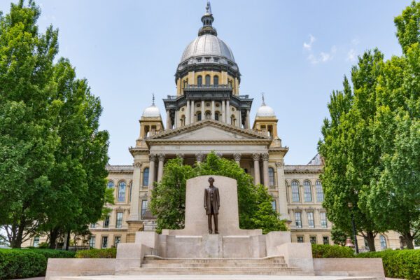 Illinois Enacts Paid Leave for All Workers Act: Requirements, Coverage, and Implementation
